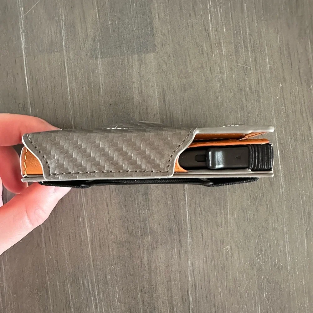 KEMISANT AIRTAG WALLET